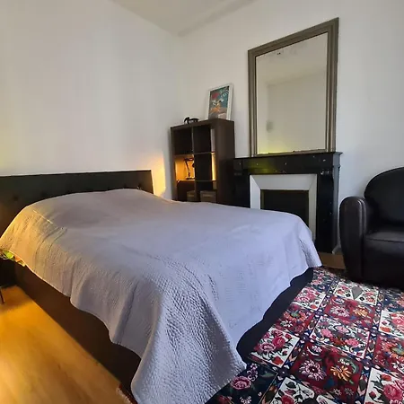 Appartement Charming Nest In Paris